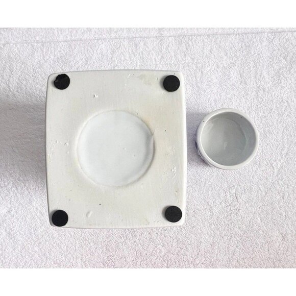 Chinoiserie Square Ginger Jar Small Blue White Floral Ceramic Lidded 4.5 x 4 x 7 - Picture 8 of 9